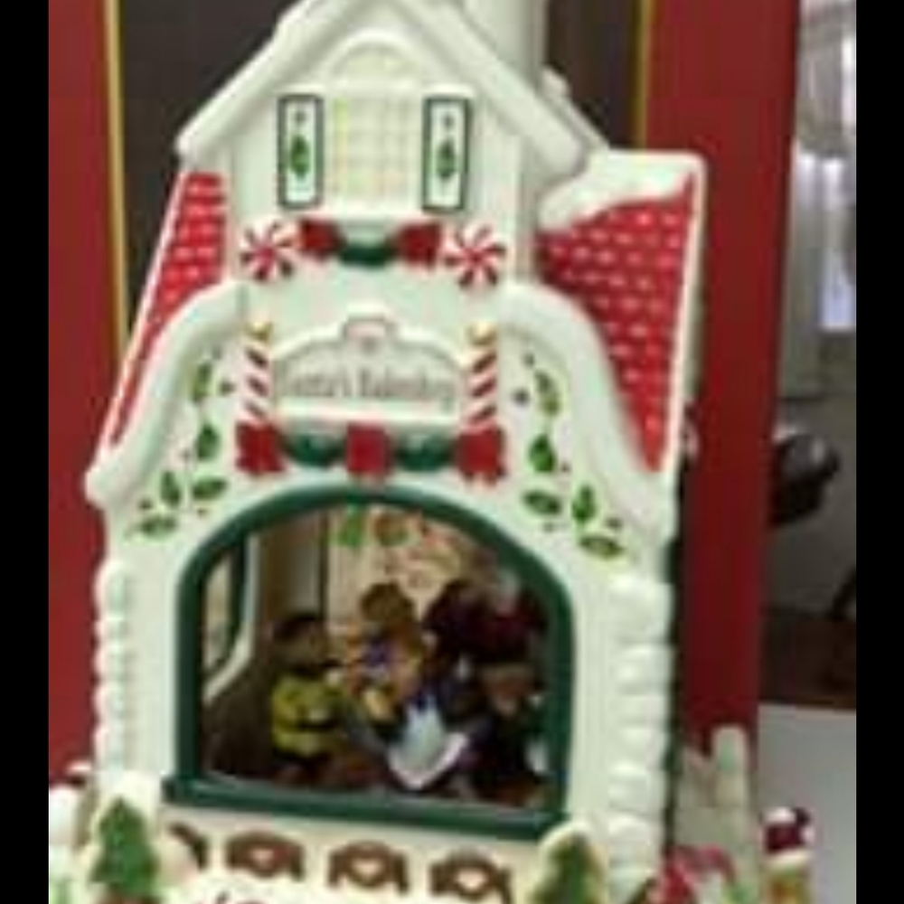 Lenox Santa shop